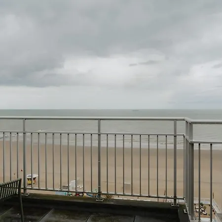 Stylish With Stunning Ocean Views