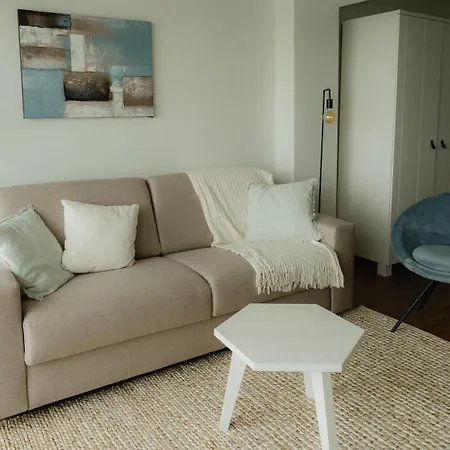 Stylish With Stunning Ocean Views Apartmán *