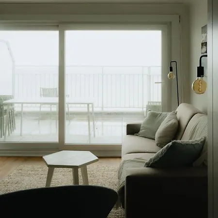 Stylish With Stunning Ocean Views 布兰肯贝赫
